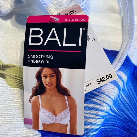 Bali smoothing underwire bra - Picture 3 of 7